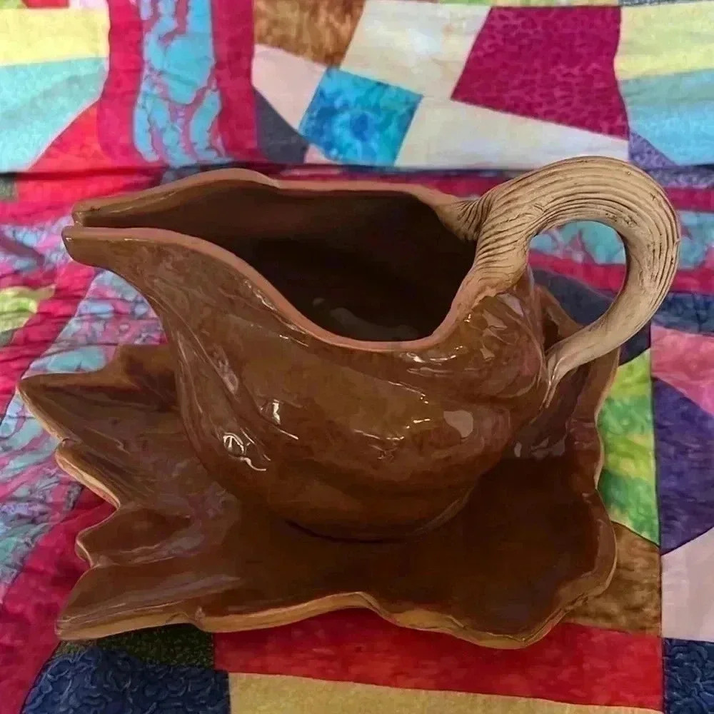 NWOT Terrafirma Ceramics NYC Sauceboat & tray Ellen Evans Signed 2010 Maple HTF